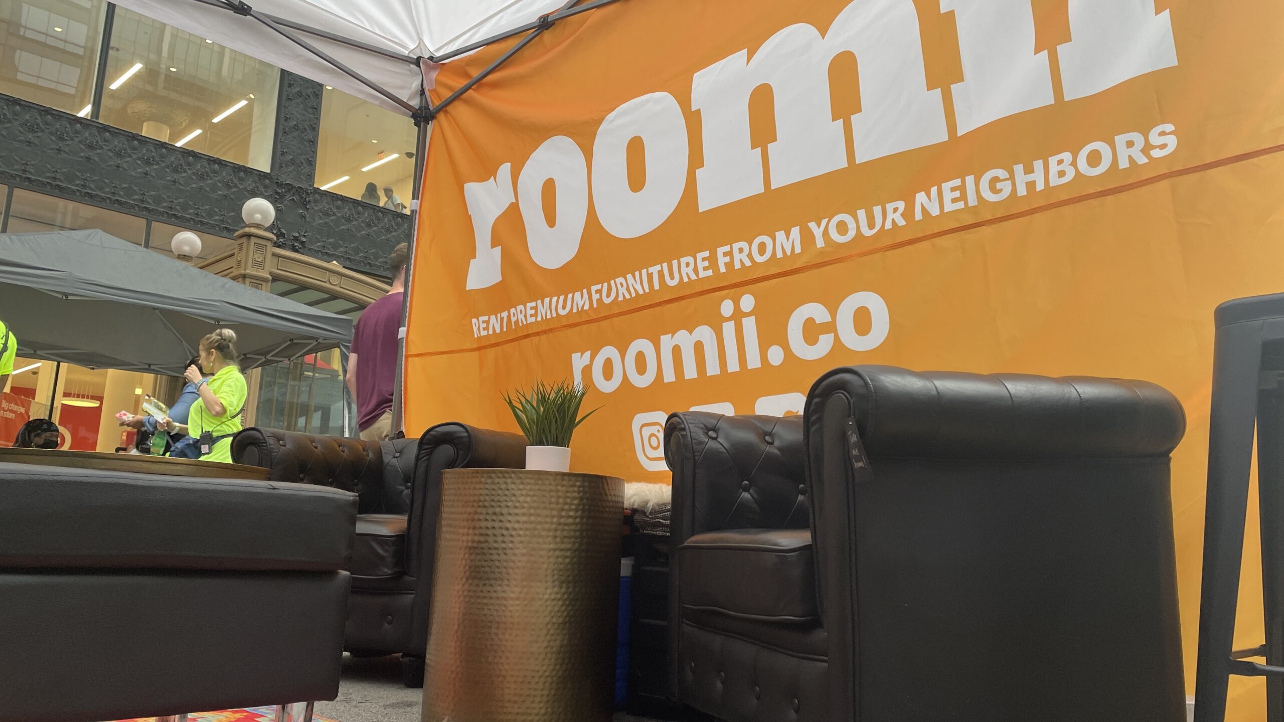 Roomii, an Airbnb for Your Furniture, Launches in Chicago